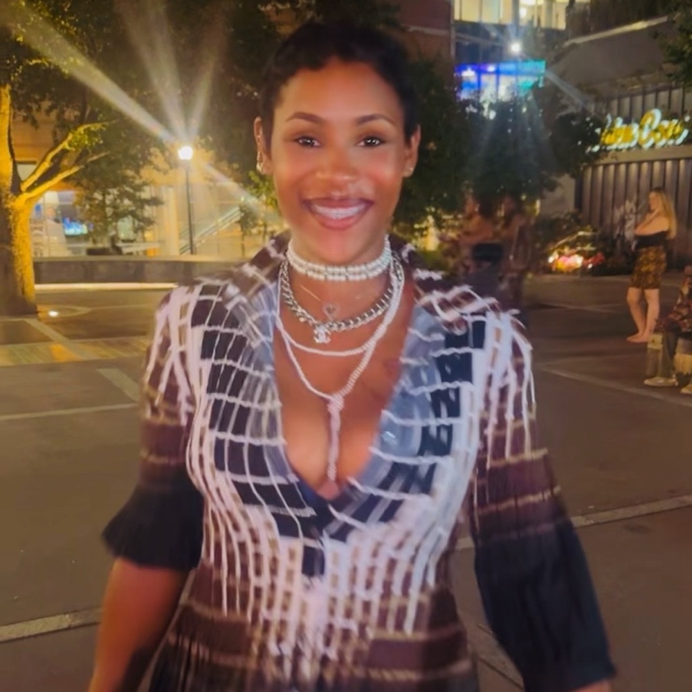 Meet your Posher, Sierra